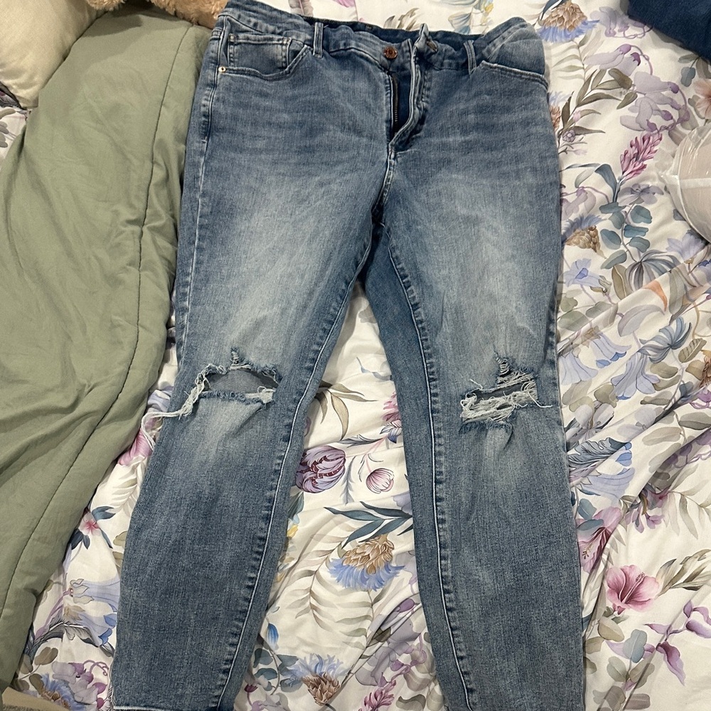 Express Women's Light Blue Distressed Skinny Jeans